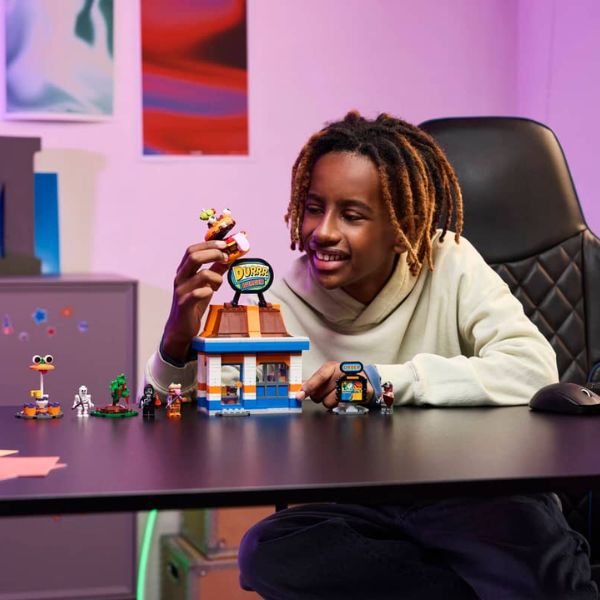 LEGO Fortnite 77076 Restaurante Durrr Burger - 546 Piezas con 4 Minifiguras +10 Años