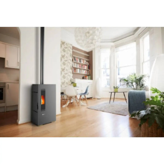 Estufa de Pellet Blanca MUNDOCLIMA BIOTHERM MILA 5kW  Diseño Compacto y Eficiente