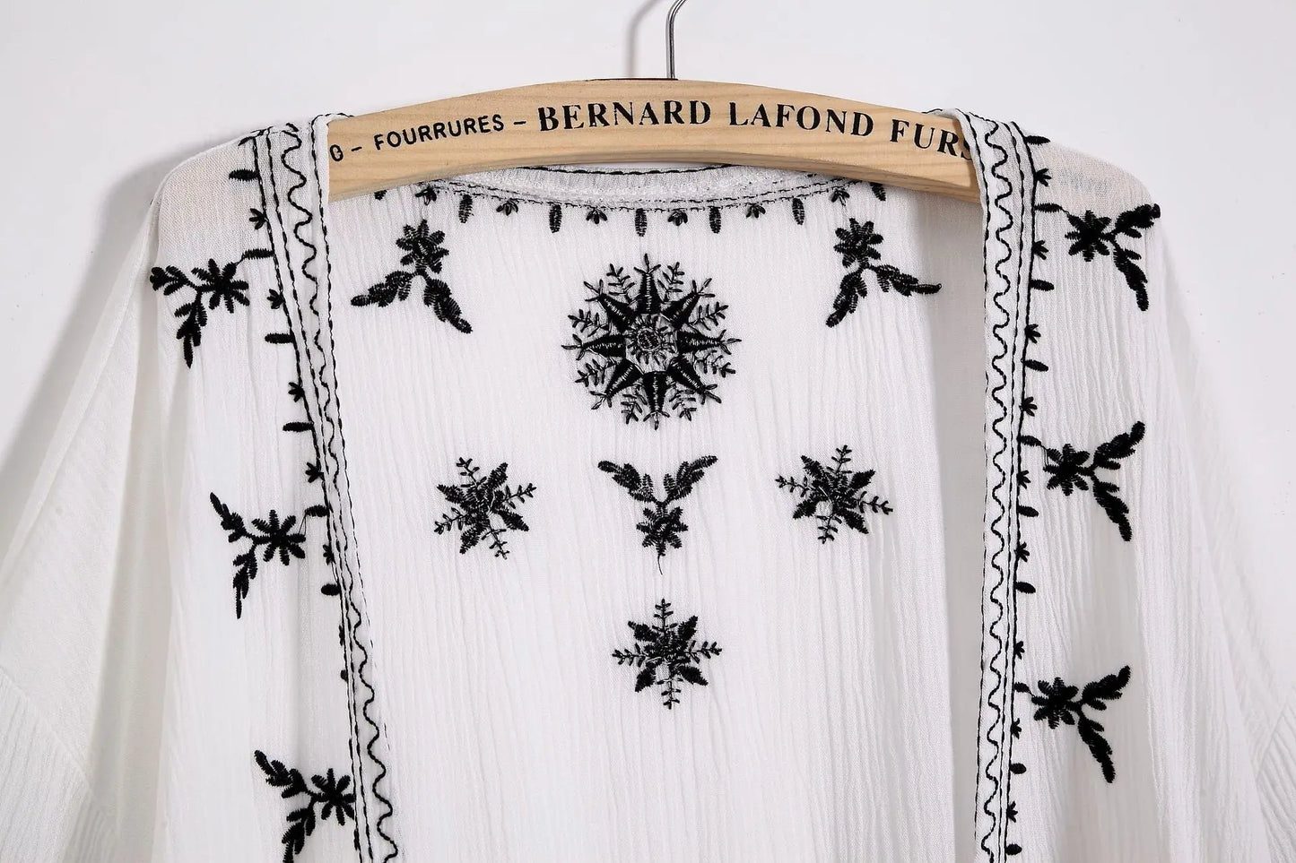 Cárdigan Kimono Bordado Mujer - Blusa Holgada Bohemia con Encaje y Protección Solar