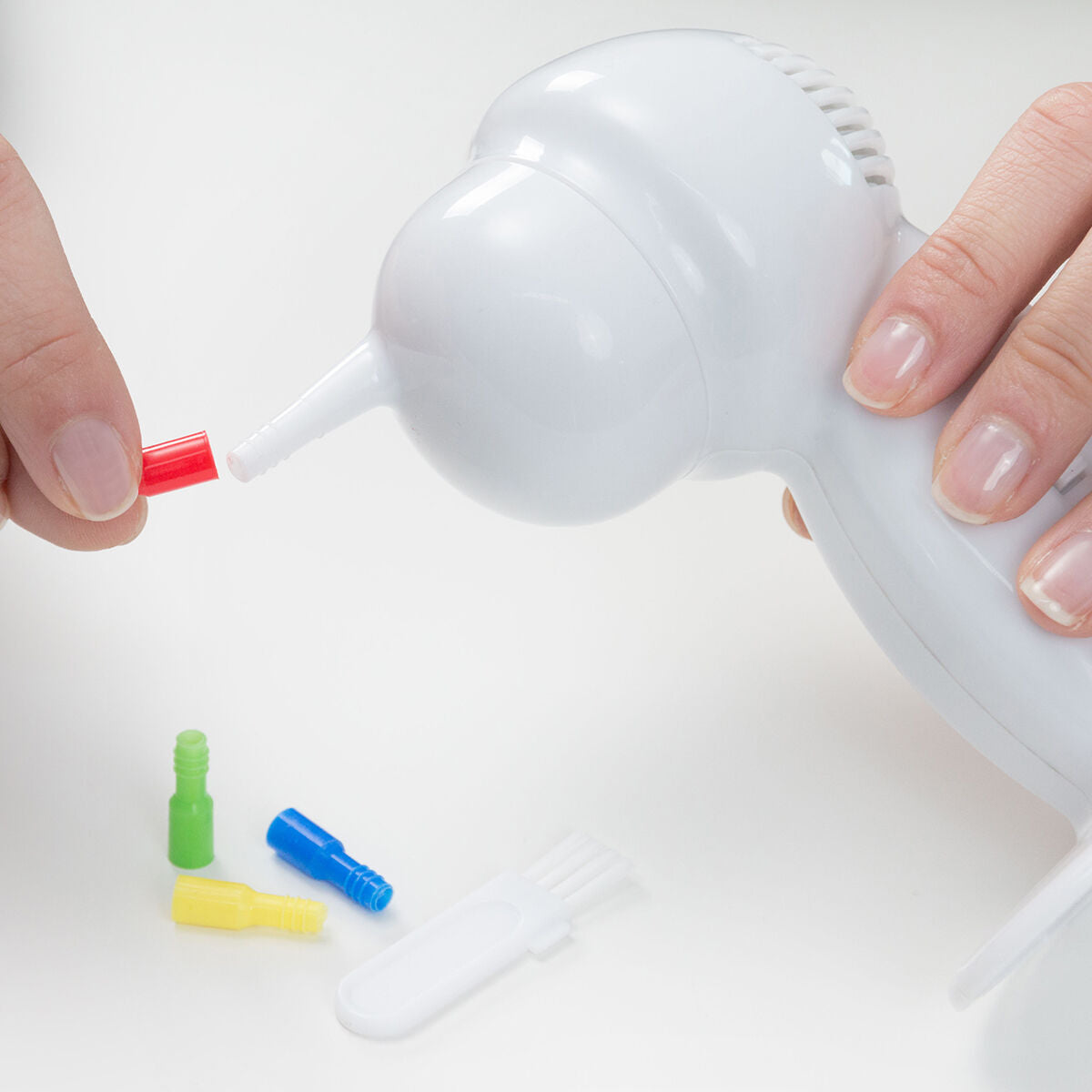 Limpiador de Oídos Eléctrico InnovaGoods - Higiene Auditiva Segura y Reutilizable