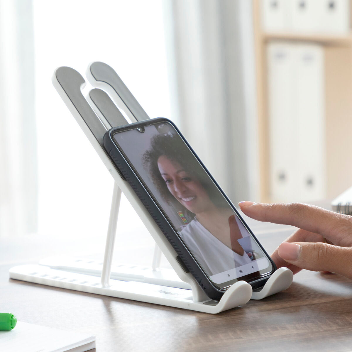 Soporte Portátil Flappot InnovaGoods  Plegable, Regulable y Ergonómico