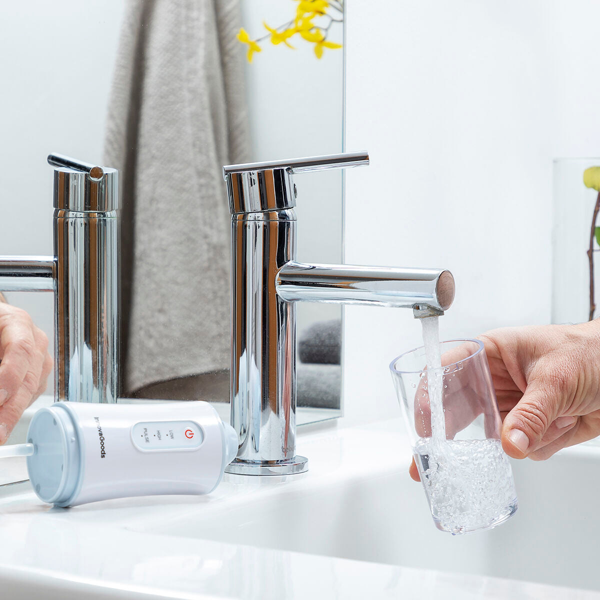 Irrigador Dental Portátil Denter InnovaGoods  Recargable, Impermeable y Profesional