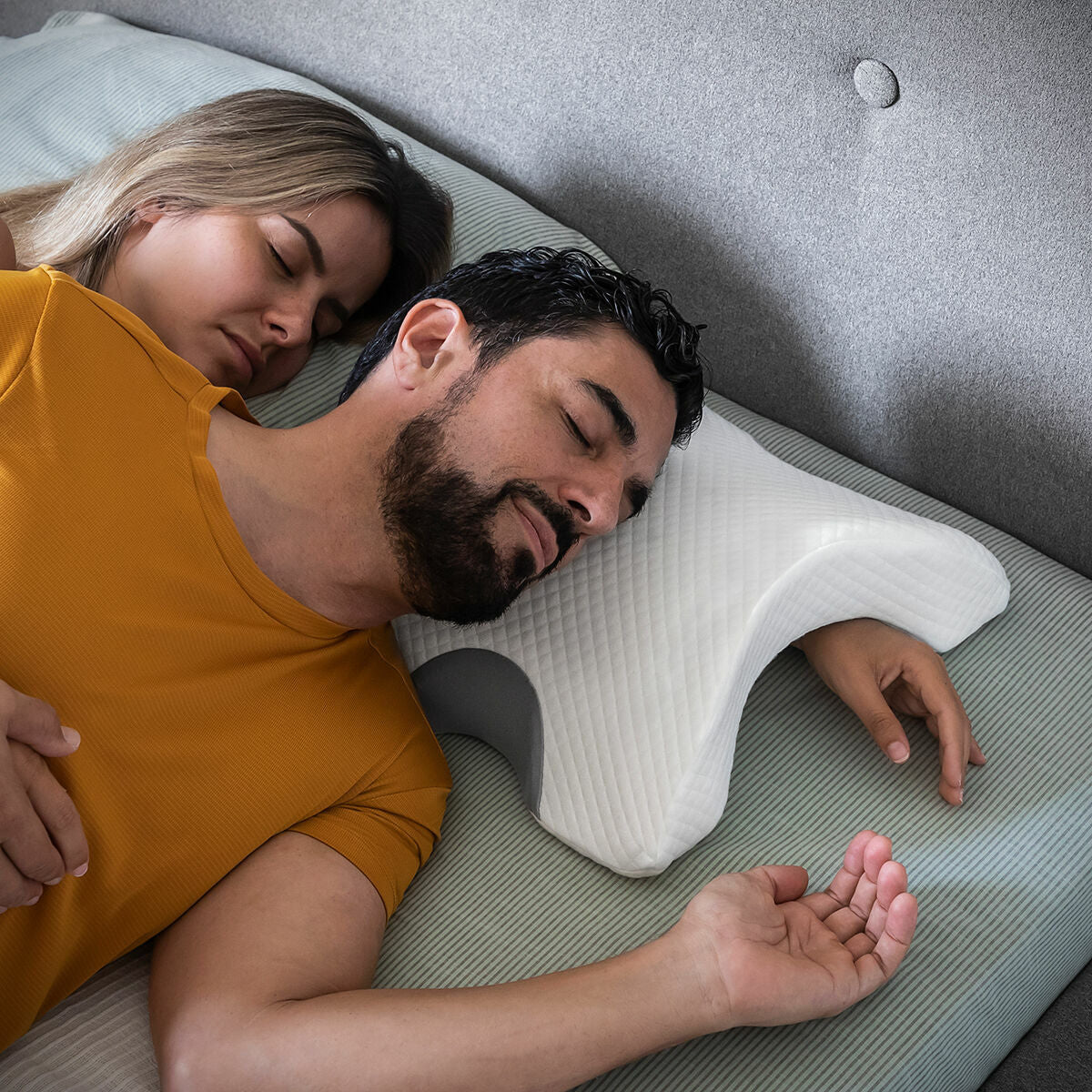 Almohada Viscoelástica Cervical Cozzy InnovaGoods - Diseño Ergonómico para Dormir en Pareja