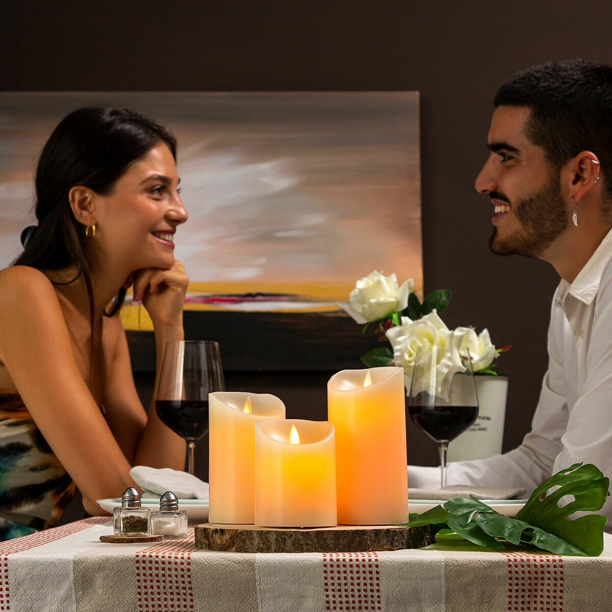 Velas LED Multicolor InnovaGoods  Set de 3 Velas Decorativas con Mando