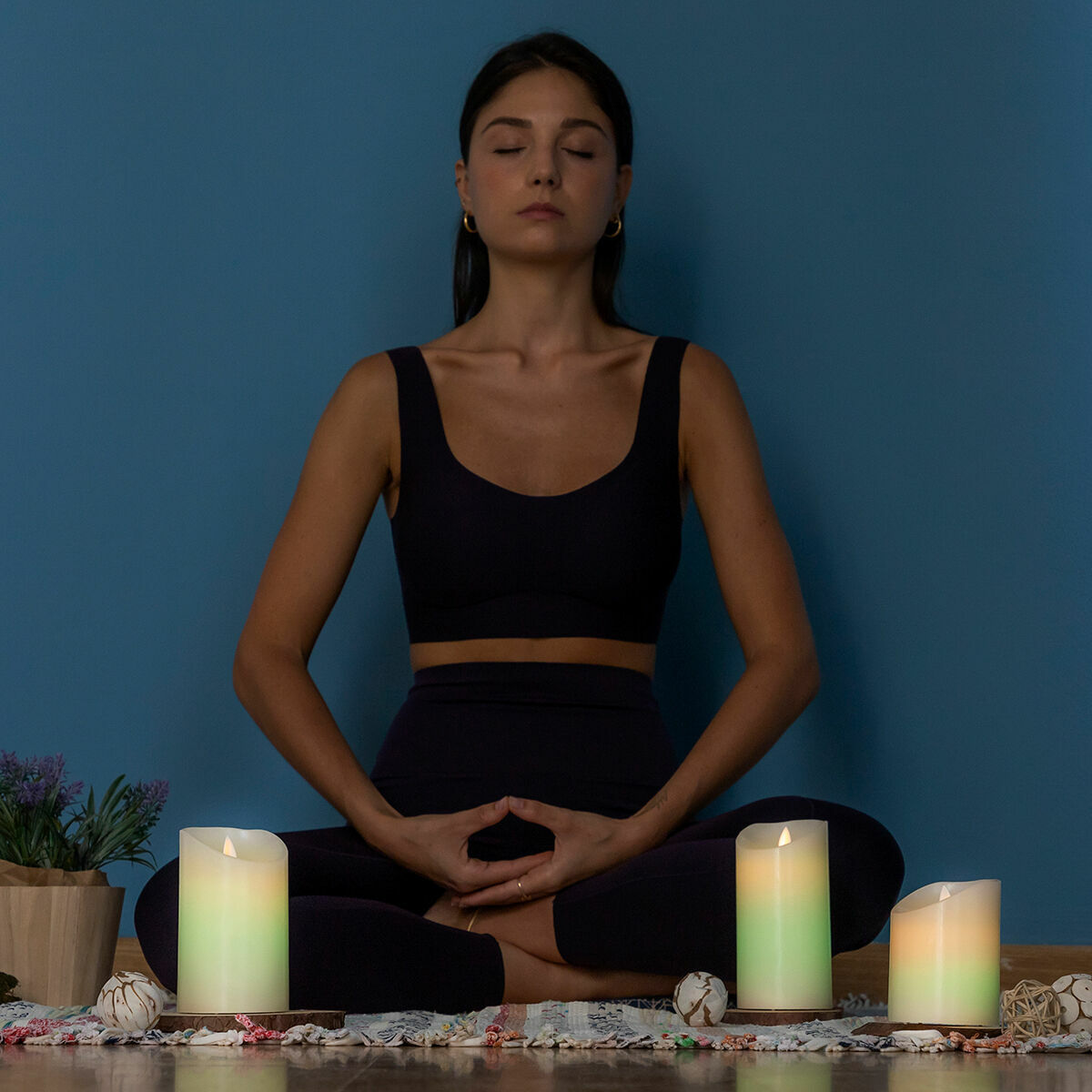 Velas LED Multicolor InnovaGoods  Set de 3 Velas Decorativas con Mando